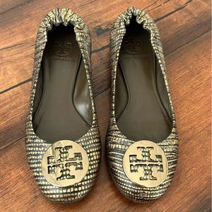 Tory Burch metallic gold print Claire ballet flat. Size 7